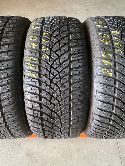 Anvelope iarna 215/40/18 Goodyear Ultra Grip Performance 215 40 18 R18