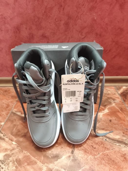 Високи кецове Адидас