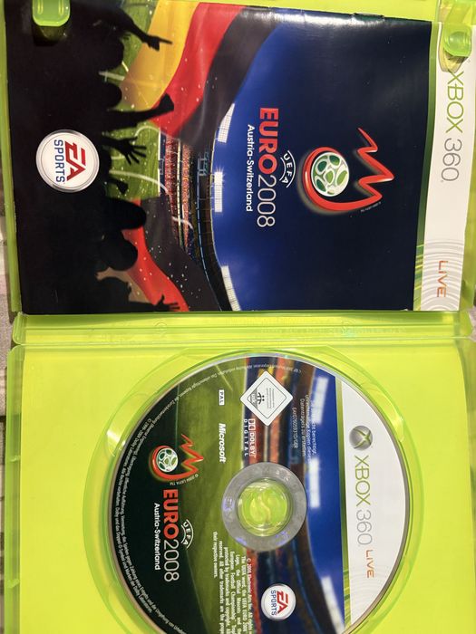 Xbox 360 slim с чисто ново захранване