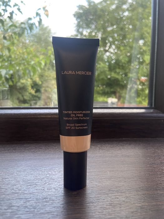 Tinted moisturizer Laura Mercier