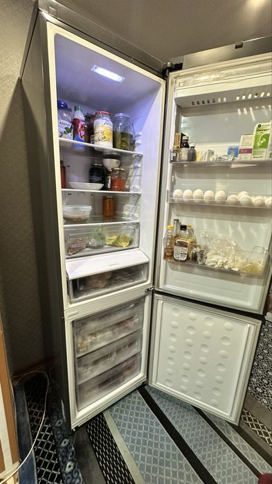 Холодильник в хорошем состоянии