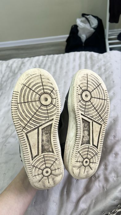 Продам демисезонные ботинки на мальчика