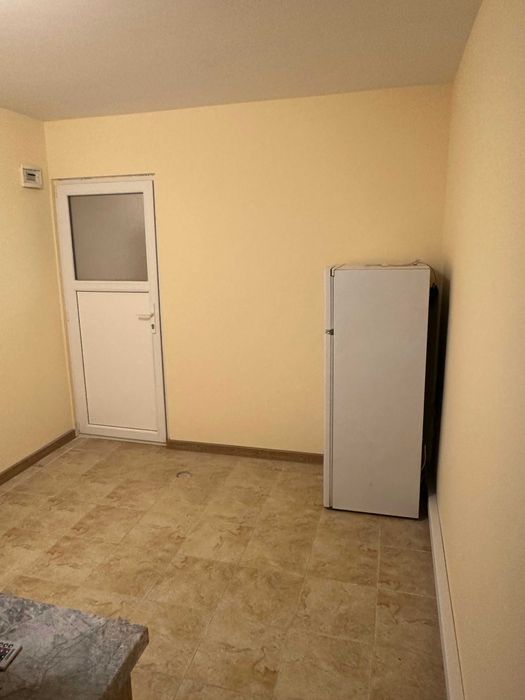 Дава се под наем Офис в Варна, Колхозен пазар - 24 кв.м за 204 € - Снимка #7