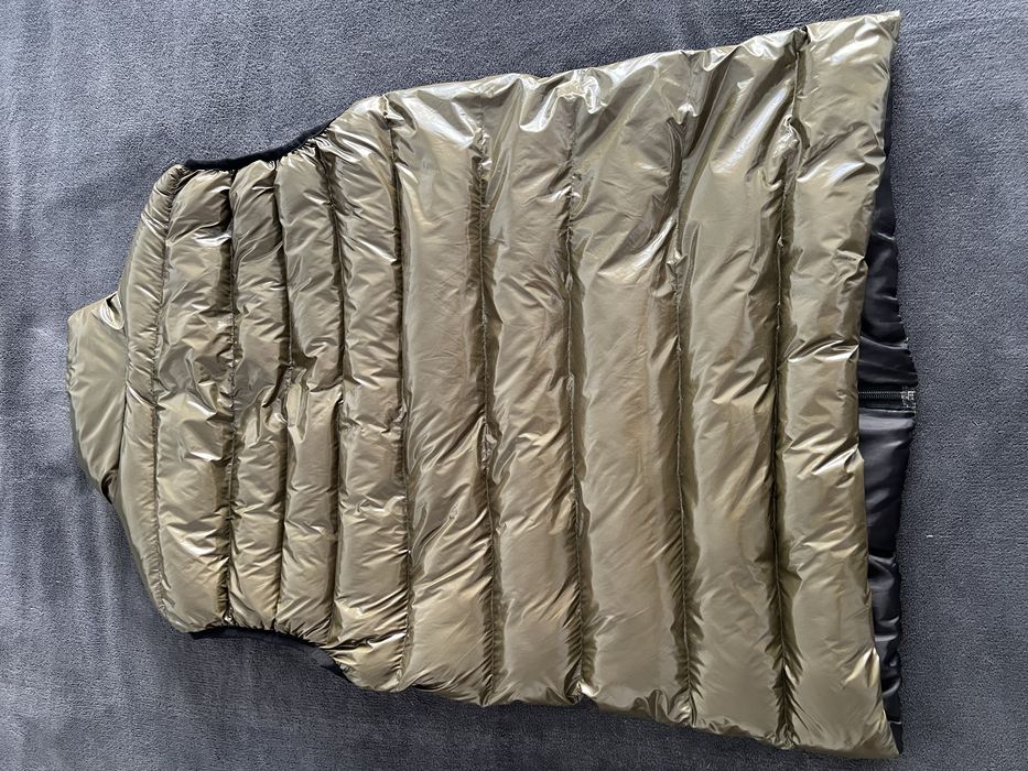 Vesta Moncler ,aproape noua