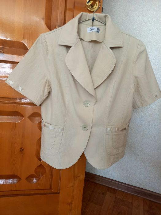 Продаётся женский костюм