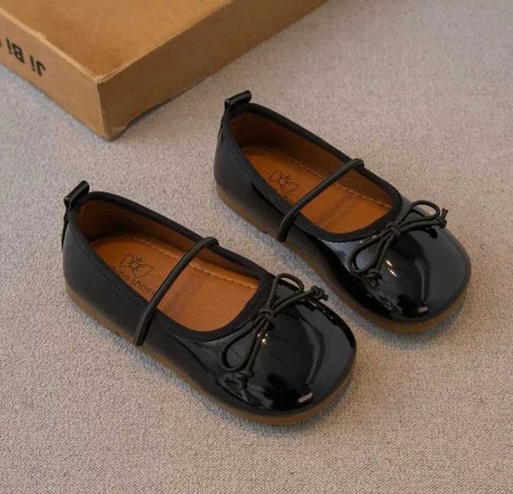 Туфли новые для девочек