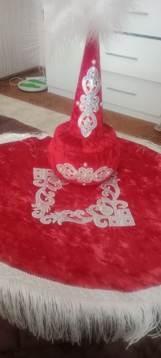 Продам.Набор сырга салу