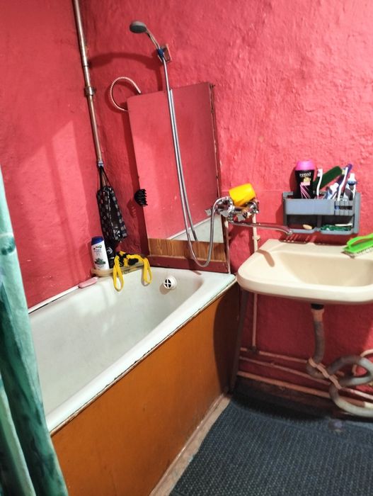 Продам 1/2 дома...