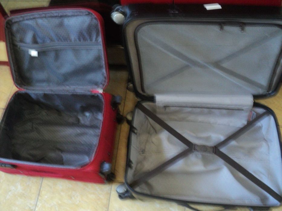 trolere,Albastru plastic dur si rosu textil