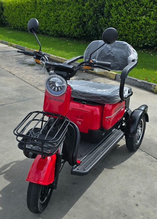 Tricicleta Electrica ZTECH ZT-16, model Nou 2026, Motor 1.200W, Acumulator 60V, 23Ah, Autonomie aprox. 50 km, Culoare Rosie, CIV Inclus
Disponibile in
