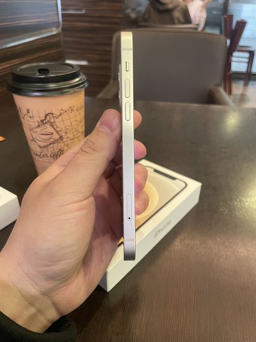 iPhone 12/64гб без ремонта