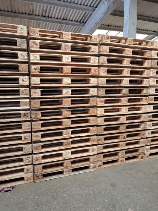 Vând paleti euro și non euro