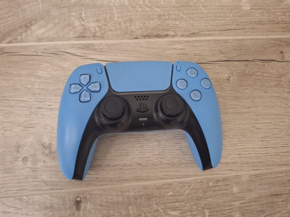 Продам пс5 (бу)   2 джойстика 4 дисковых игр