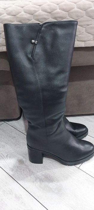 Продаю сапоги  зимниие