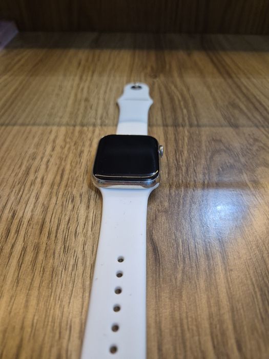 Apple Watch 5serya 44m stalnoy saphire