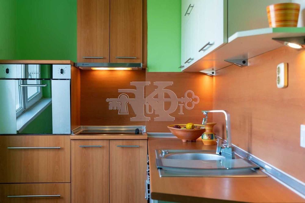 Продава се Четиристаен апартамент в Добрич, Христо Ботев - 98 кв.м за 1103 €/кв.м - Снимка #5