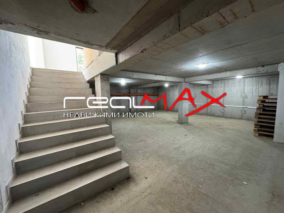 Дава се под наем Магазин в Казанлък - 216 кв.м за 550 € - Снимка #9