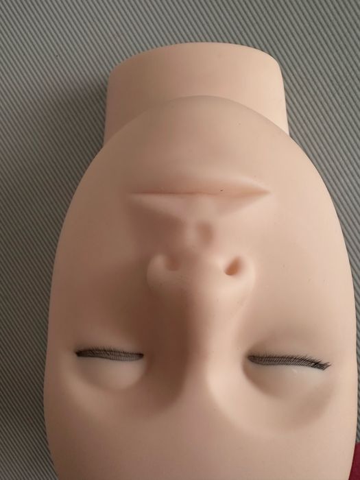 Маникен для наращивания ресниц