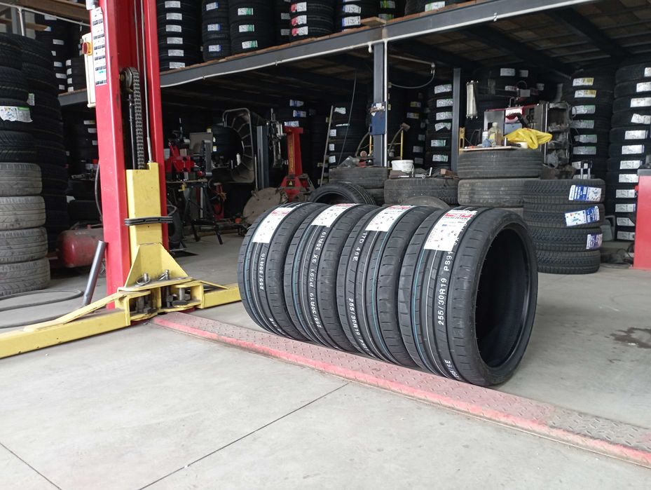 Set Anvelope KUMHO 255/30/19 Cu 225/35/19 (BMW Seria3) Noi De Vara