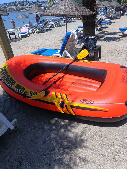 Надуваема лодка Explorer300pro