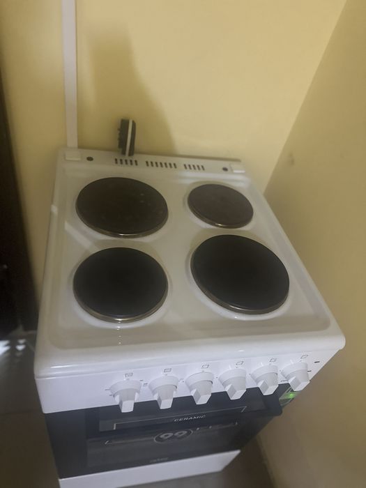 Продам электрическую плиту