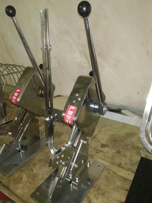 Клипсатор Клипсы в большом объёме используется в колбасном сырном брол