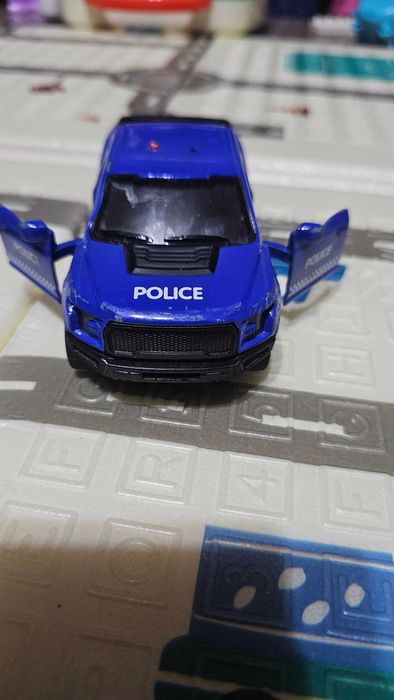 Jucarii (unele cu lumini si sunete