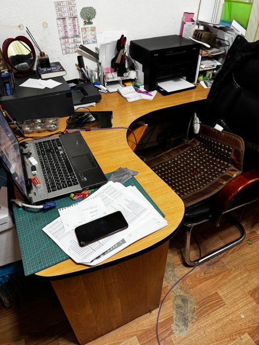 Шкаф стол стул все по 5000