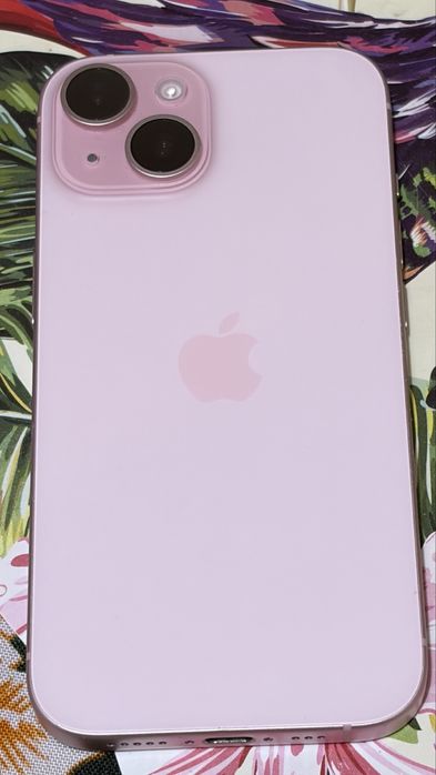 Продавам Iphone 15 розов 256 GB