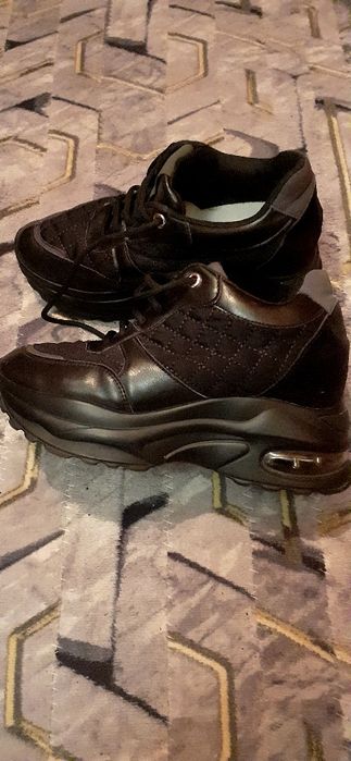 Дамски маратонки