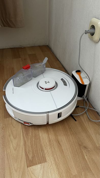 Roborock s7 продам робот пылесос, моющий