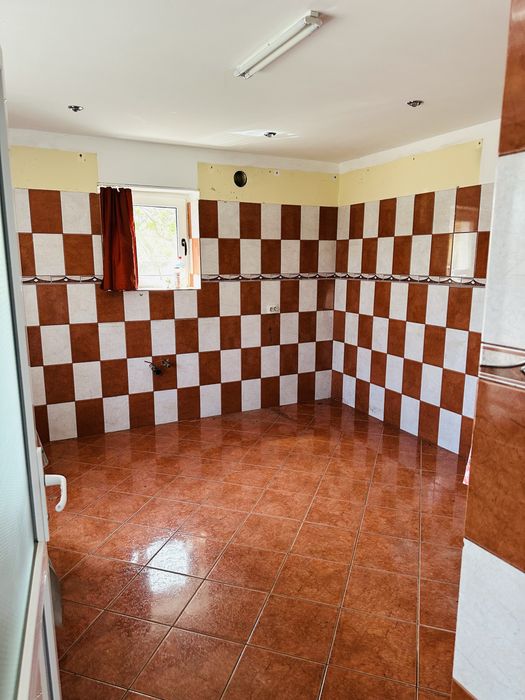 Vand sau schimb cu apartament