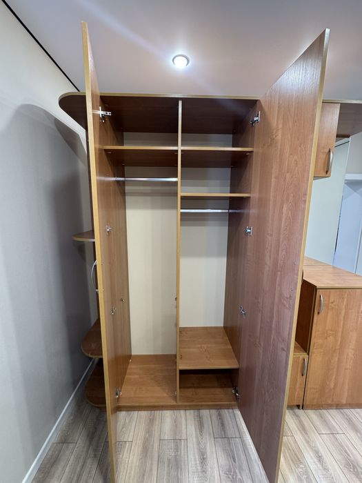 Продам  шкаф б/у