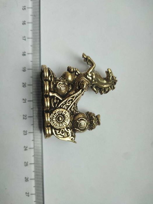 К наступающему китайскому году ЛОШАДИ - бронзовая статуэтка лошади