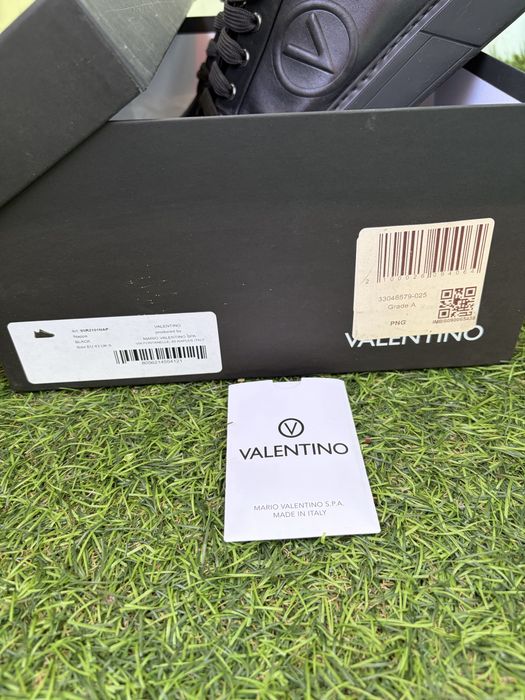 Обувки,сникърси ,маратонки Valentino