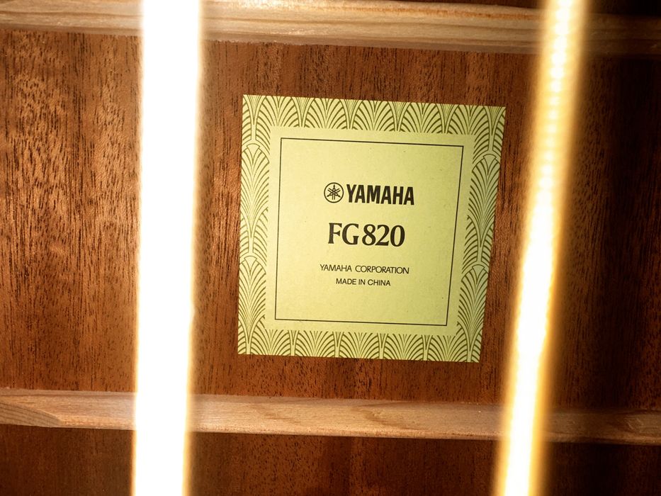 Аккустическая гитара YAMAHA FG820