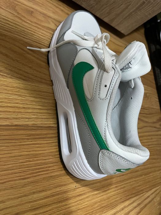 Adidași noi de vânzare!