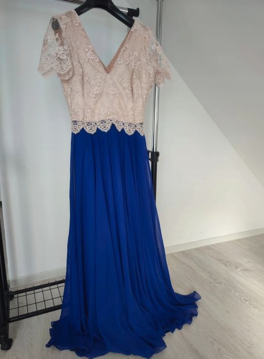 Rochie lunga eleganta, dantela si voal