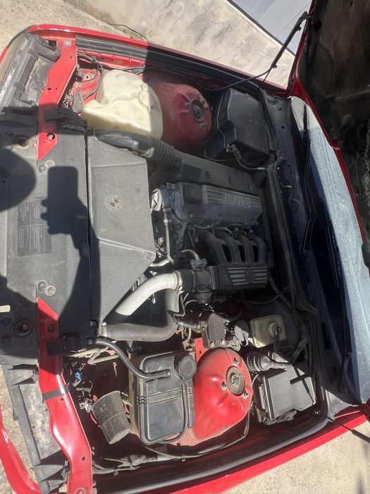 BMW e36 1.8  НА ЧАСТИ