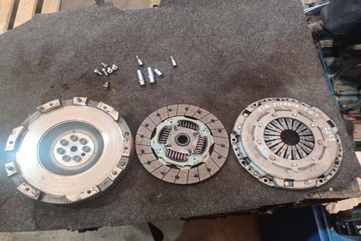 KIT AMBREIAJ 1.0T 2019  2321104810  MX1253 Kia Picanto