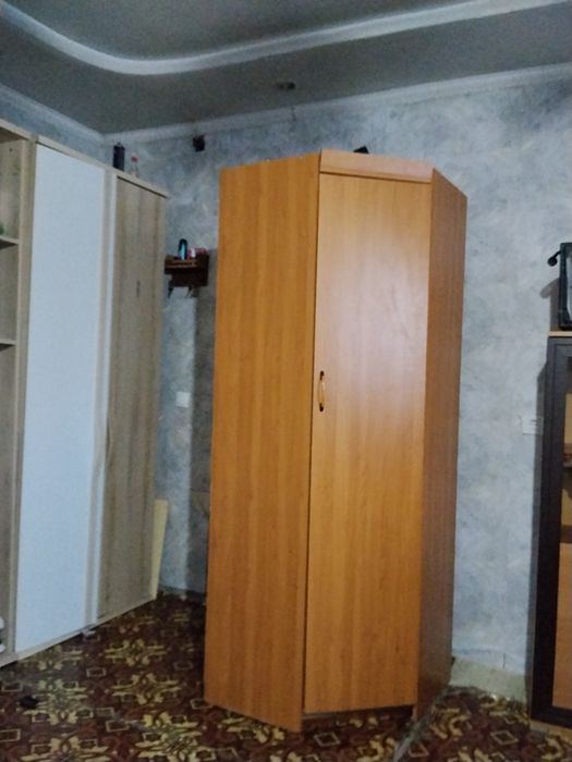 Отдам даром  угловой шкаф