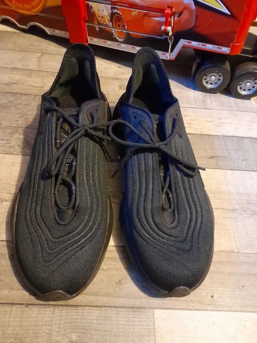 Маратонки  Adidas  UK12 EU47