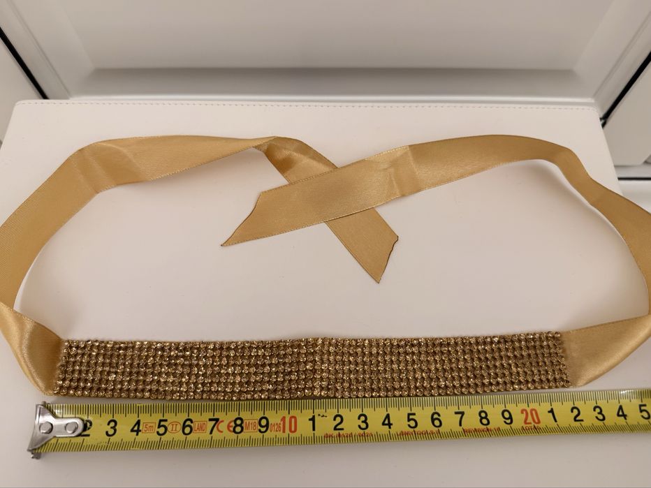 Choker auriu cu strasuri/ pietricele stralucitoare