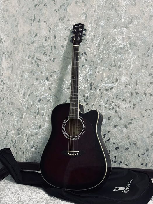 Продам гитару adagio