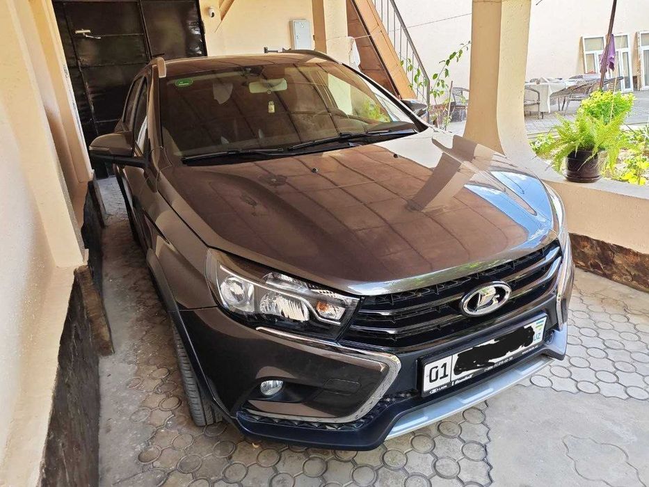 LADA Westa SW Cross