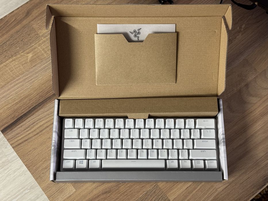 Tastatură Gaming Razer Huntsman Mini - 60% Optical Purple Switch