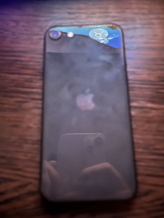 продам iPhone SE (2nd generation / 2020) 64gb