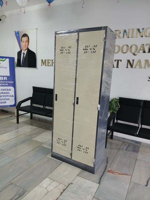 Шкаф металичиский адежни