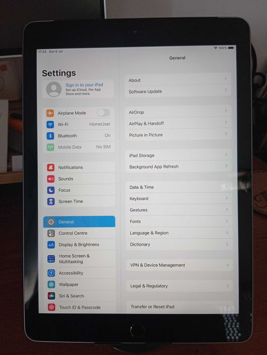 Таблет Apple iPad 5gen 9.7" 32GB