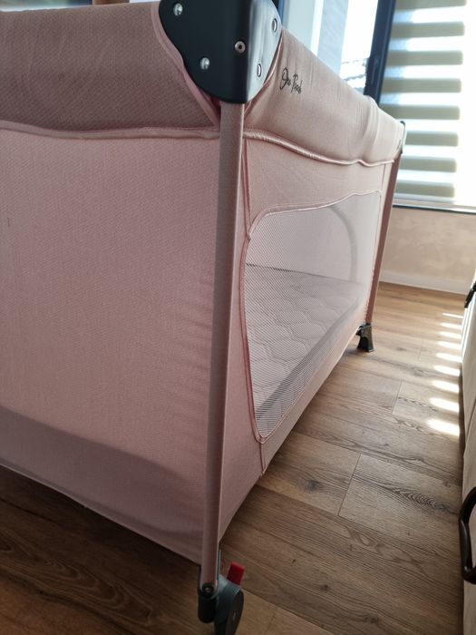 KIKKA BOO Кошара на 1 ниво SO GIFTED PINK + бебешки матрак PIERRE CARDIN 60X120X12 CM - КАТО НОВИ!!!